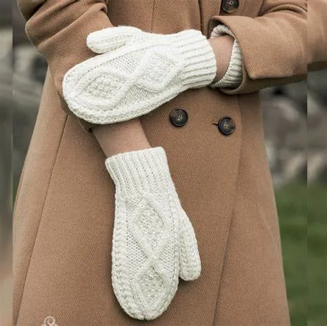 Adult Aran Mittens