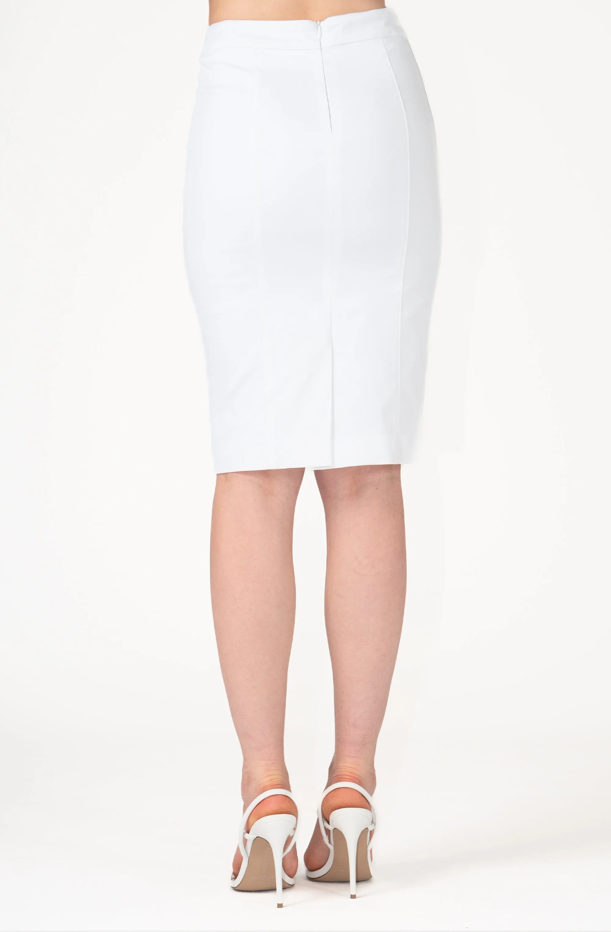 Cotton Fitted Skirt with Middle Seam