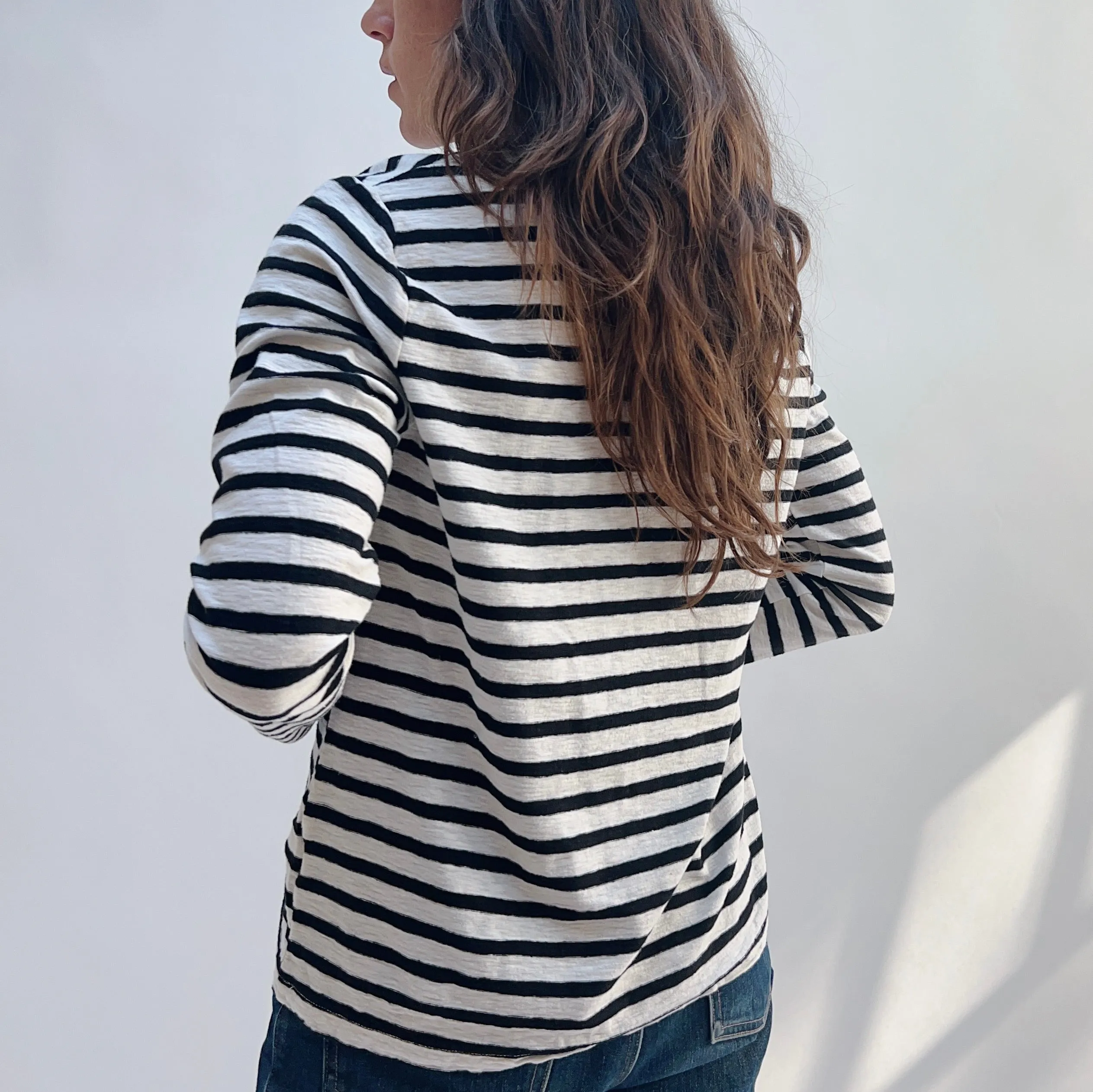 Cut Loose | Long Sleeve  Easy Tee in White Stripe