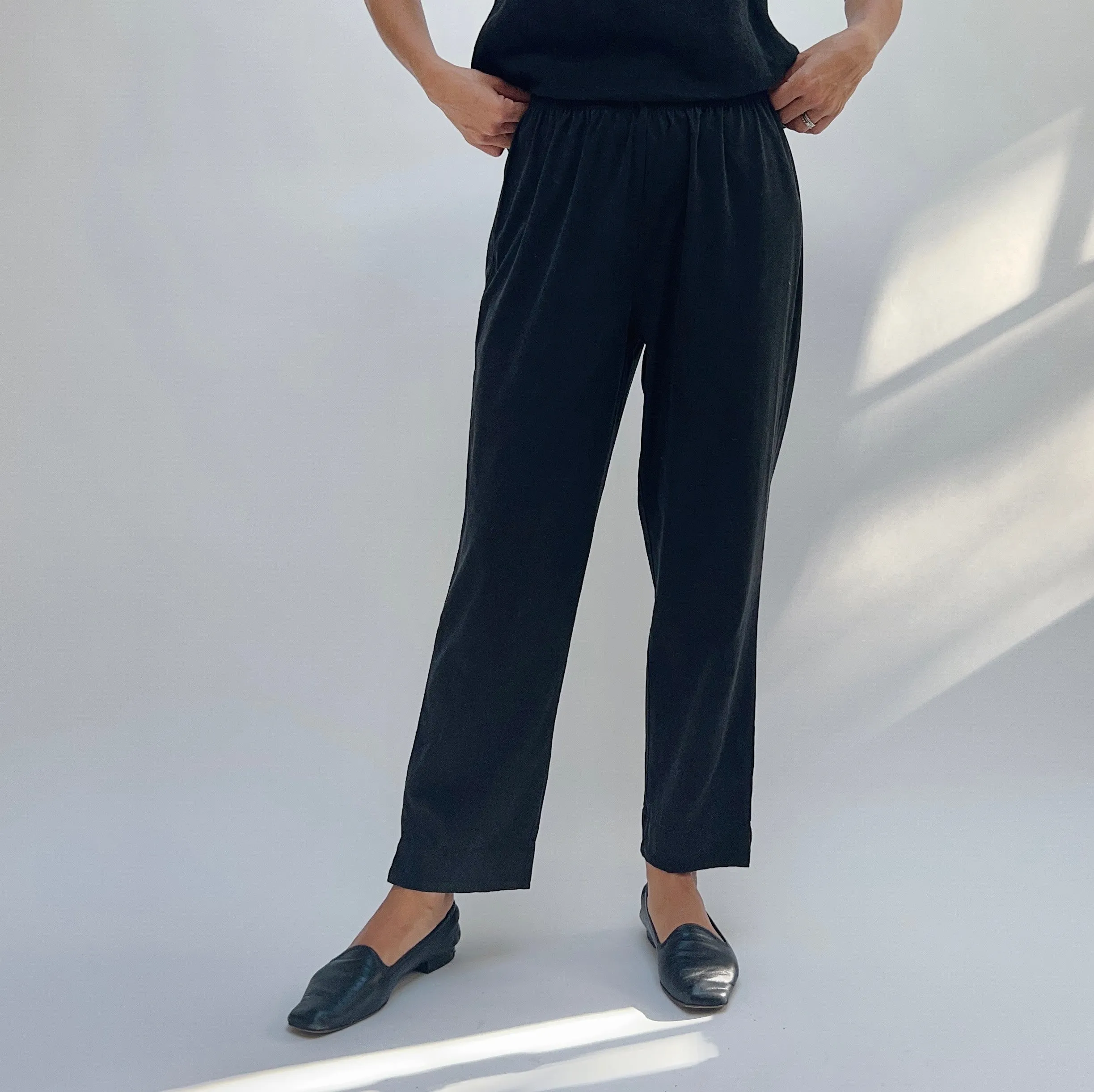 Cut Loose | Tapered Crop Pant Black in Tencel Modal