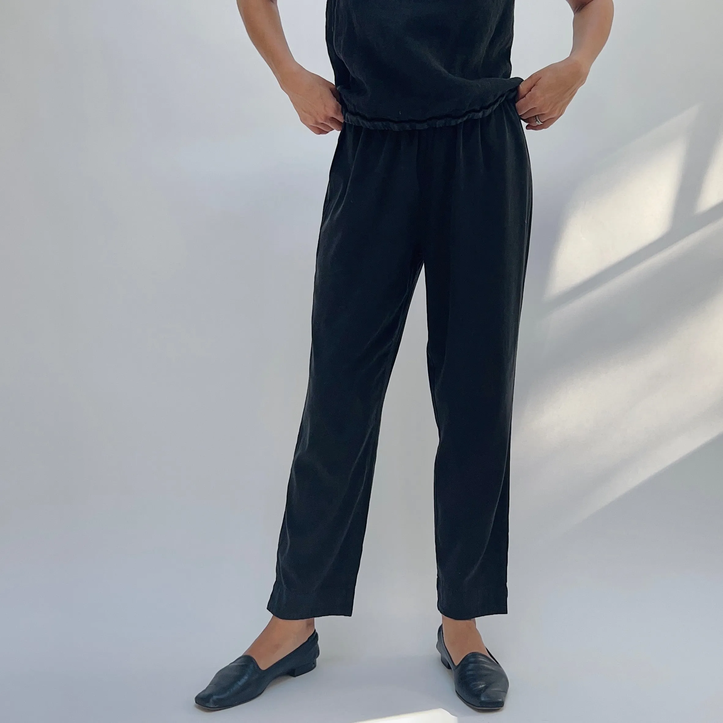 Cut Loose | Tapered Crop Pant Black in Tencel Modal