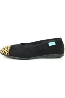 Lunar KLA 131 Jessie slipper in Black