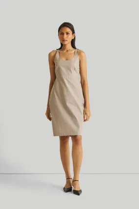 Reistor Fitted Knee Length Dress in Ecru