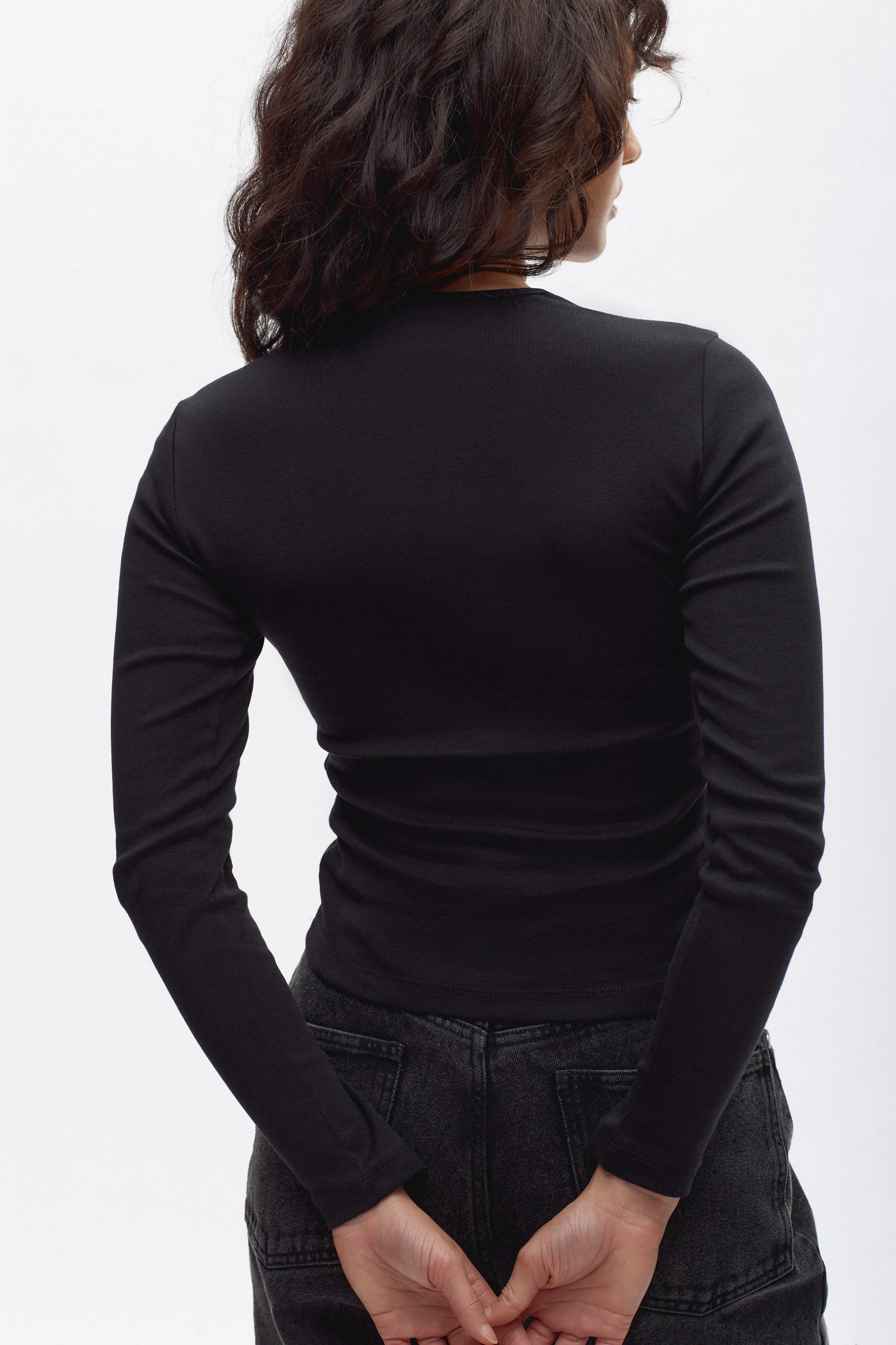 Women's Fitted Longsleeve in Black